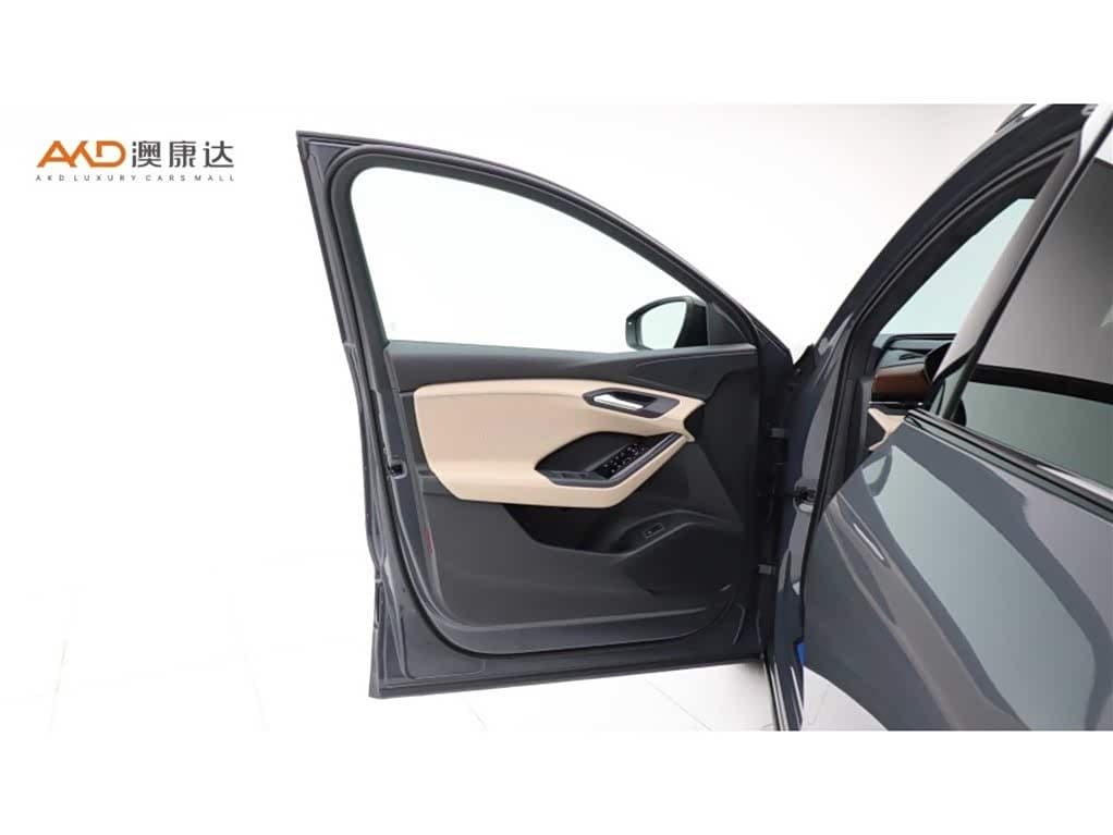 2025 Audi Q6L e-tron --, 8,000 km, China export – photo 10
