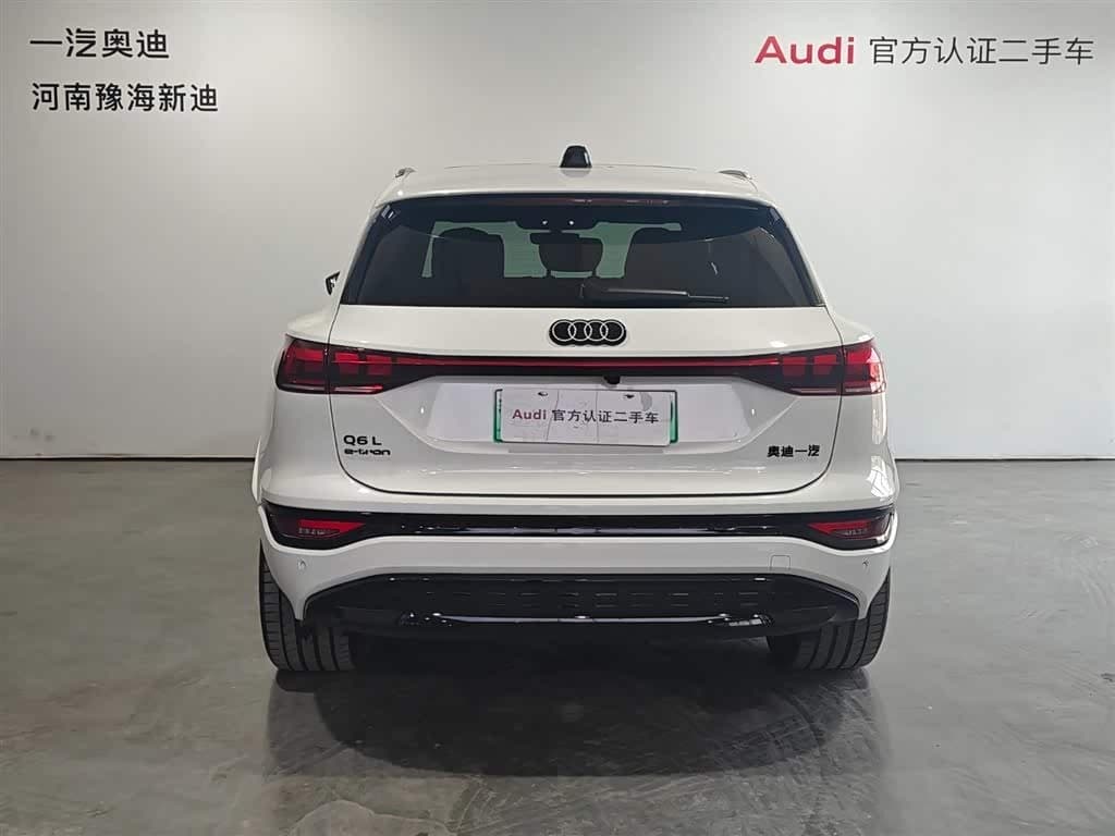 2025 Audi Q6L e-tron White, 7,000 km, China export – photo 17