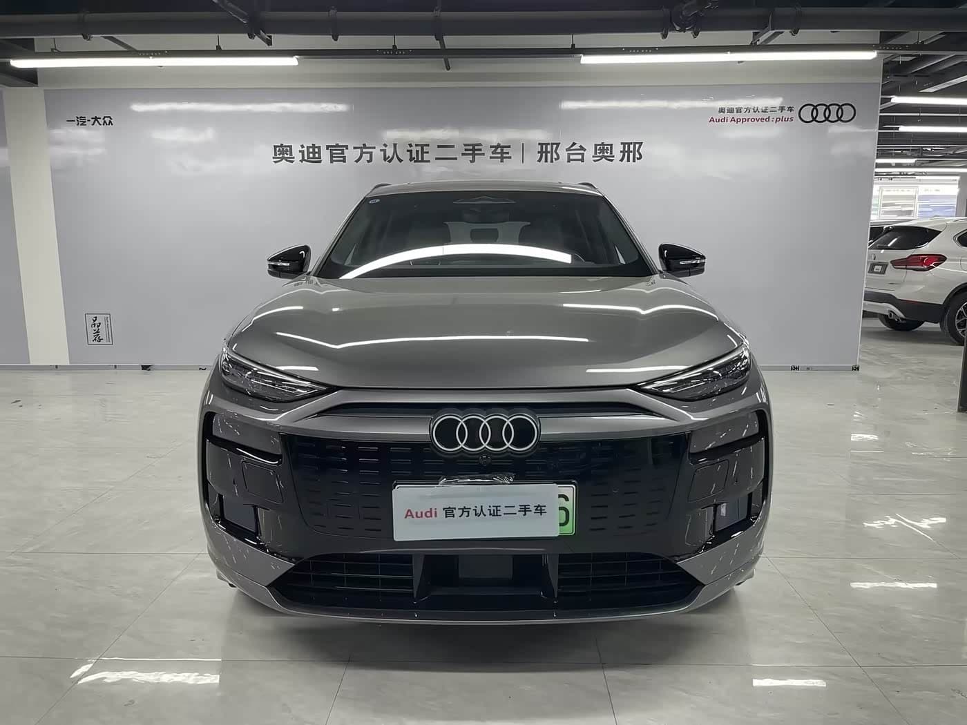 2025 Audi Q6L e-tron 银灰色, 8,000 km, China export – photo 2