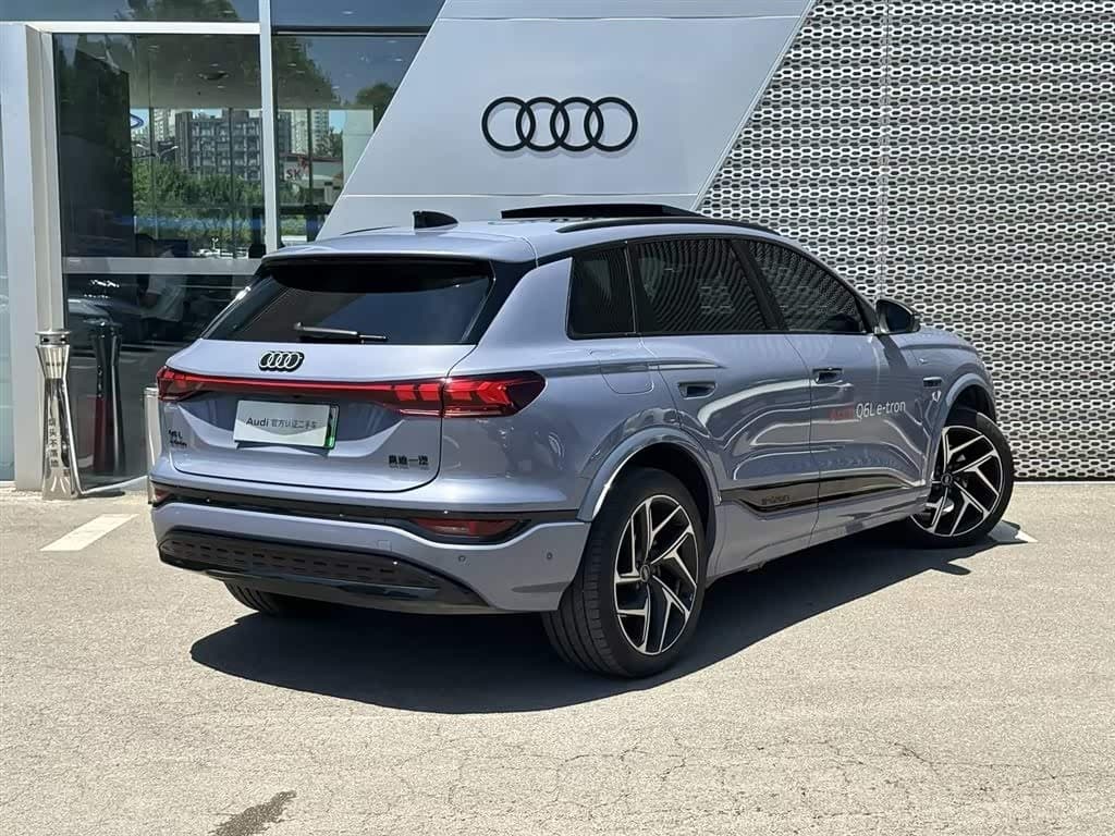 2025 Audi Q6L e-tron 银灰色, 11,200 km, China export – photo 4