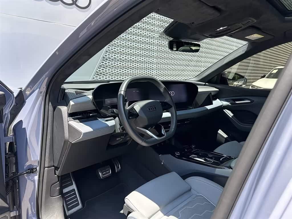 2025 Audi Q6L e-tron 银灰色, 11,200 km, China export – photo 11