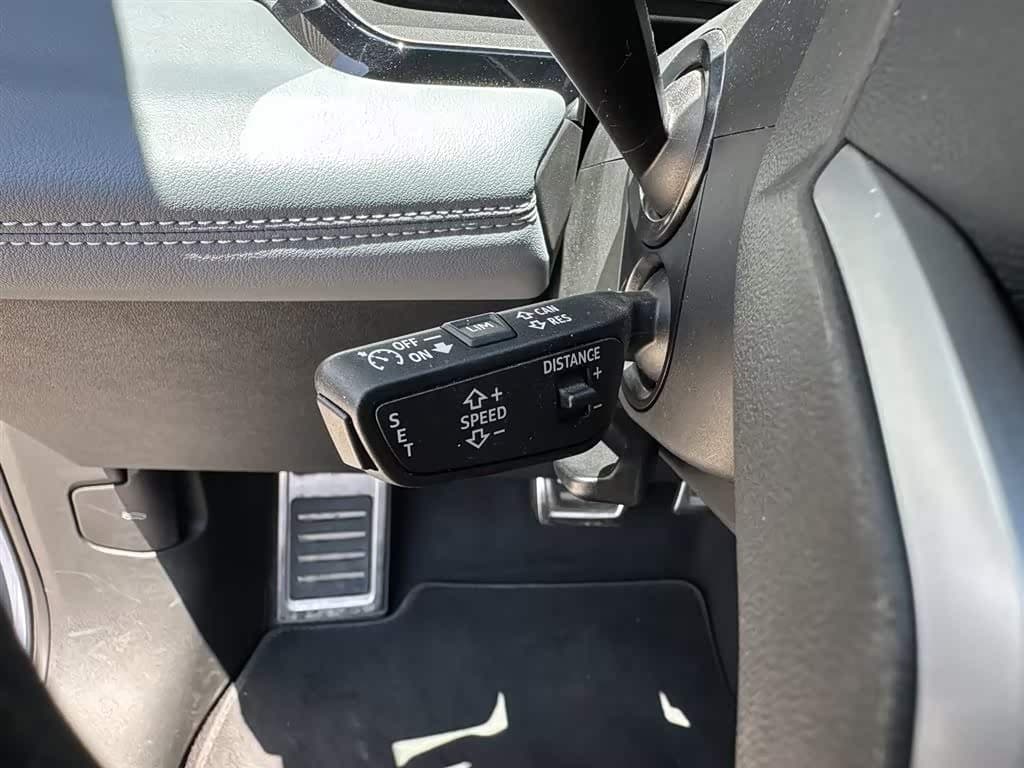 2025 Audi Q6L e-tron 银灰色, 11,200 km, China export – photo 6