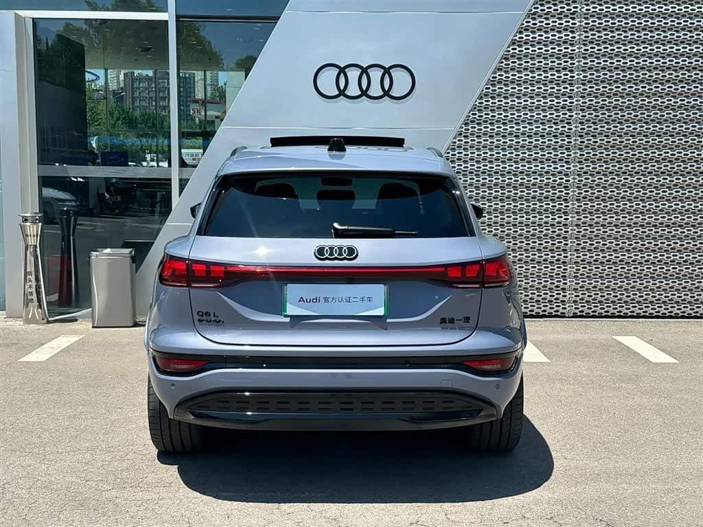 2025 Audi Q6L e-tron 银灰色, 11,200 km, China export – photo 5