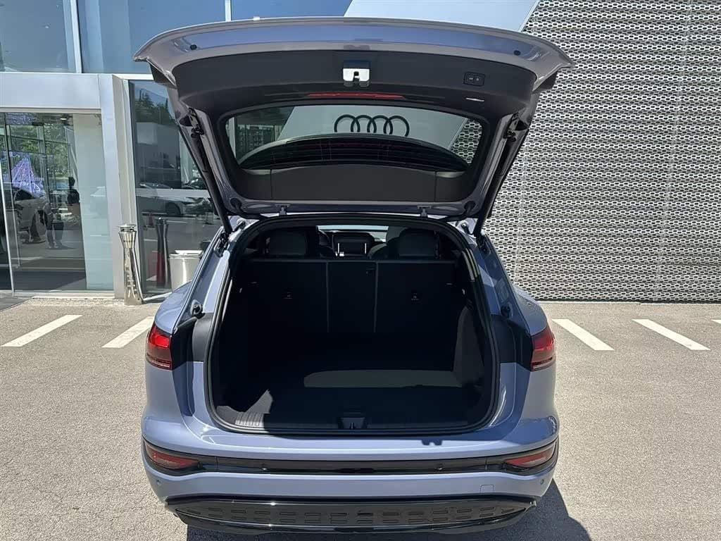 2025 Audi Q6L e-tron 银灰色, 11,200 km, China export – photo 14