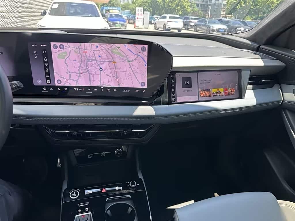 2025 Audi Q6L e-tron 银灰色, 11,200 km, China export – photo 15