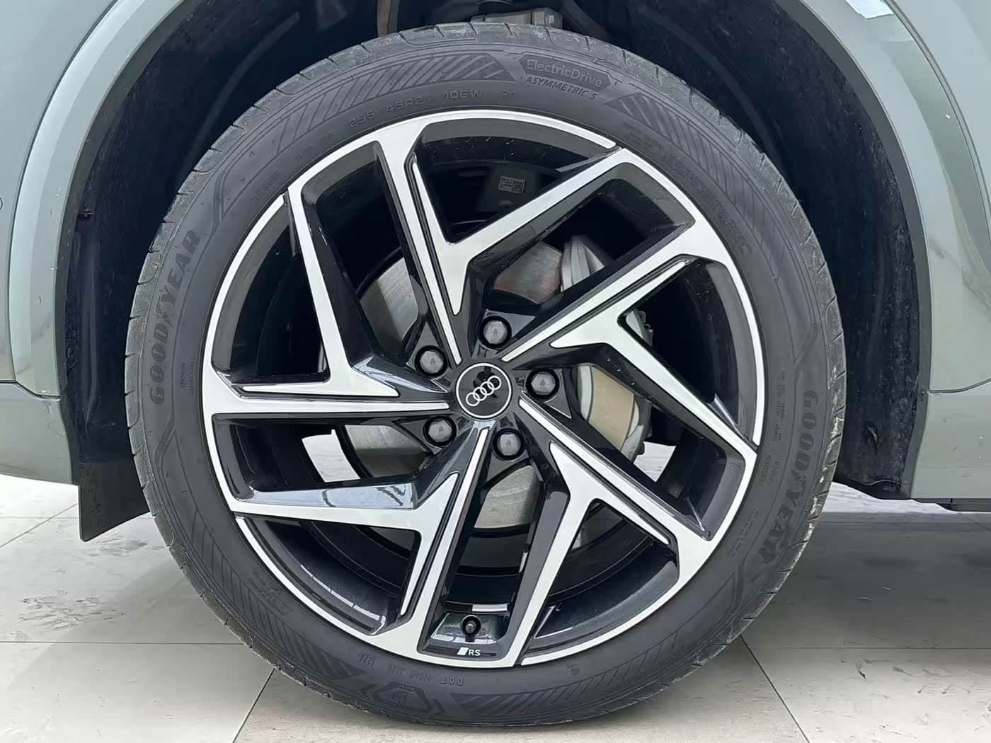 2025 Audi Q6L e-tron Green, 8,000 km, China export – photo 19
