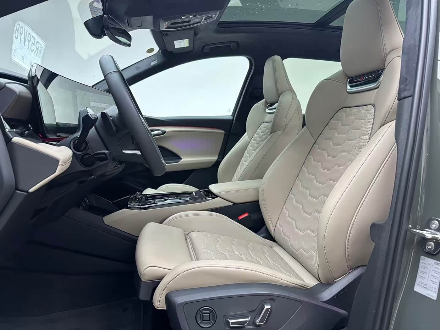 2025 Audi Q6L e-tron Green, 8,000 km, China export – photo 3