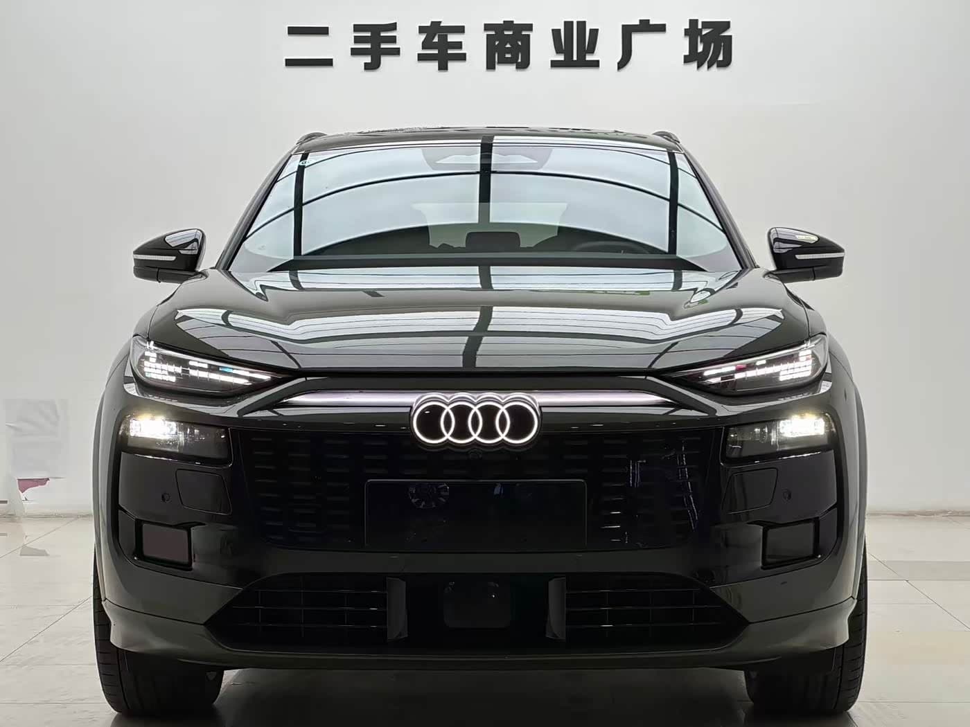 2025 Audi Q6L e-tron Green, 8,000 km, China export – photo 2