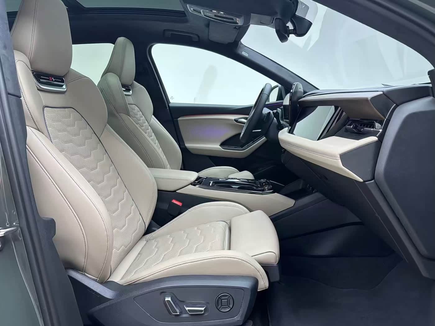 2025 Audi Q6L e-tron Green, 8,000 km, China export – photo 5