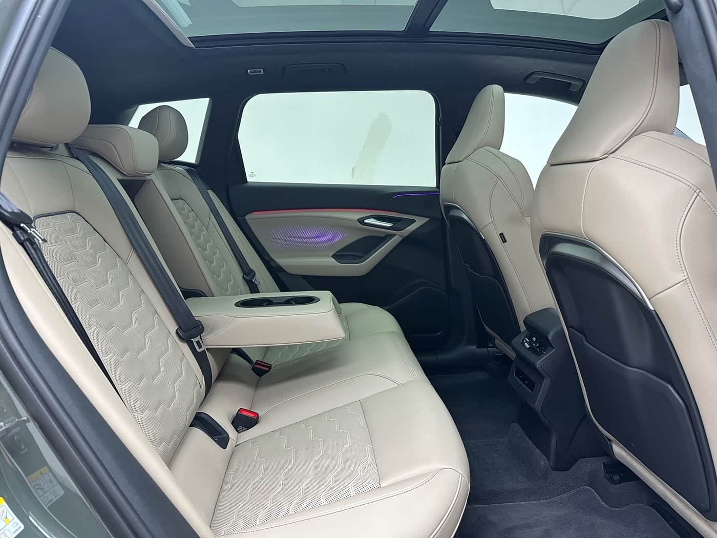 2025 Audi Q6L e-tron Green, 8,000 km, China export – photo 6