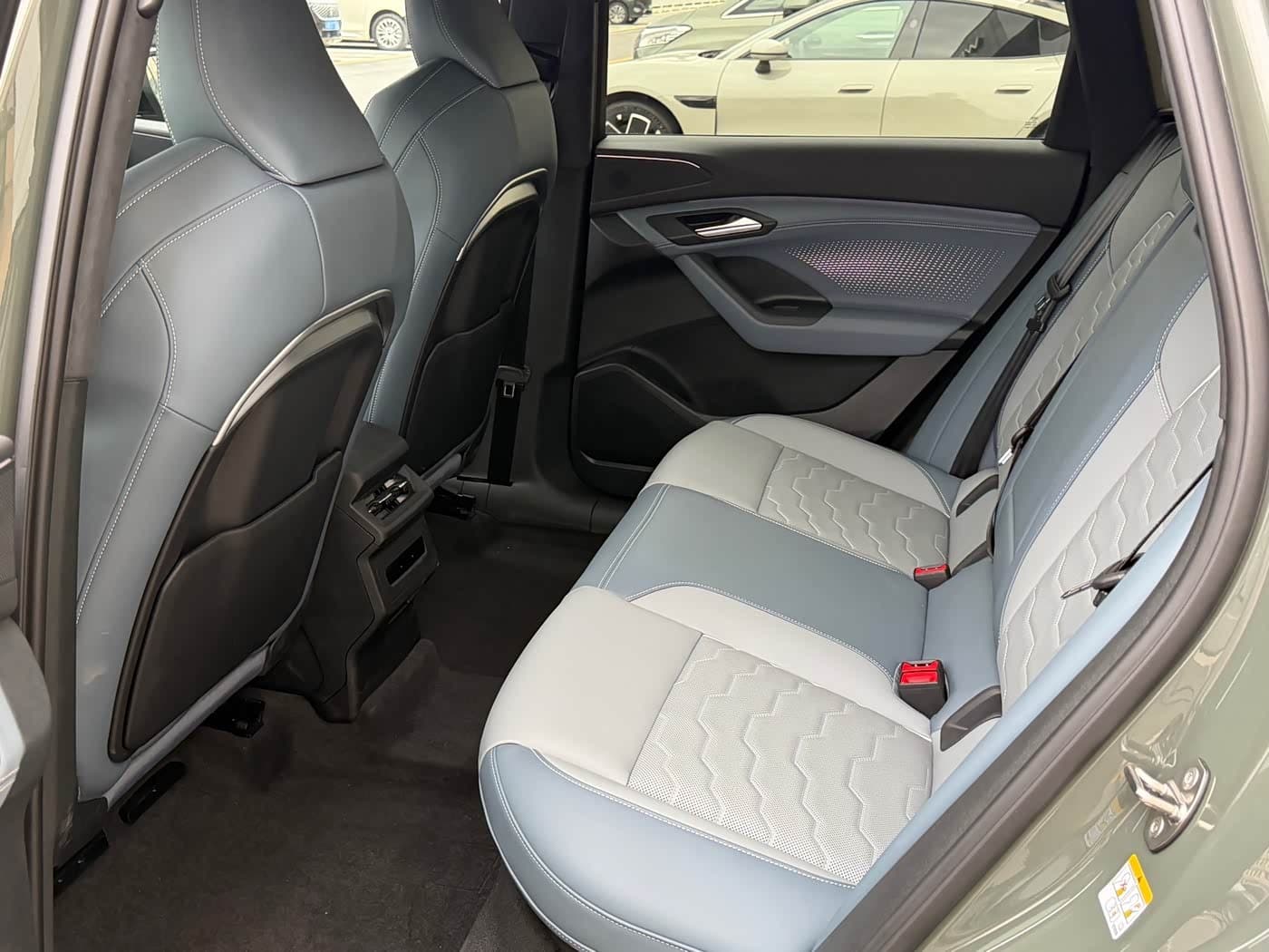 2025 Audi Q6L e-tron Green, 7,000 km, China export – photo 11