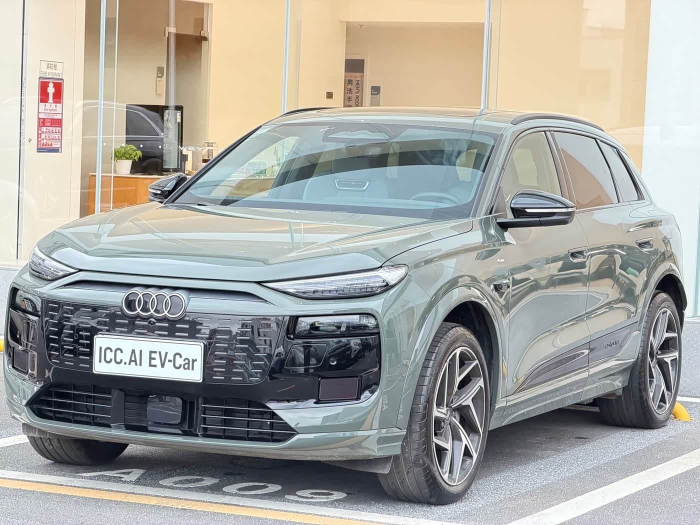 2025 Audi Q6L e-tron Green, 7,000 km, China export – photo 1