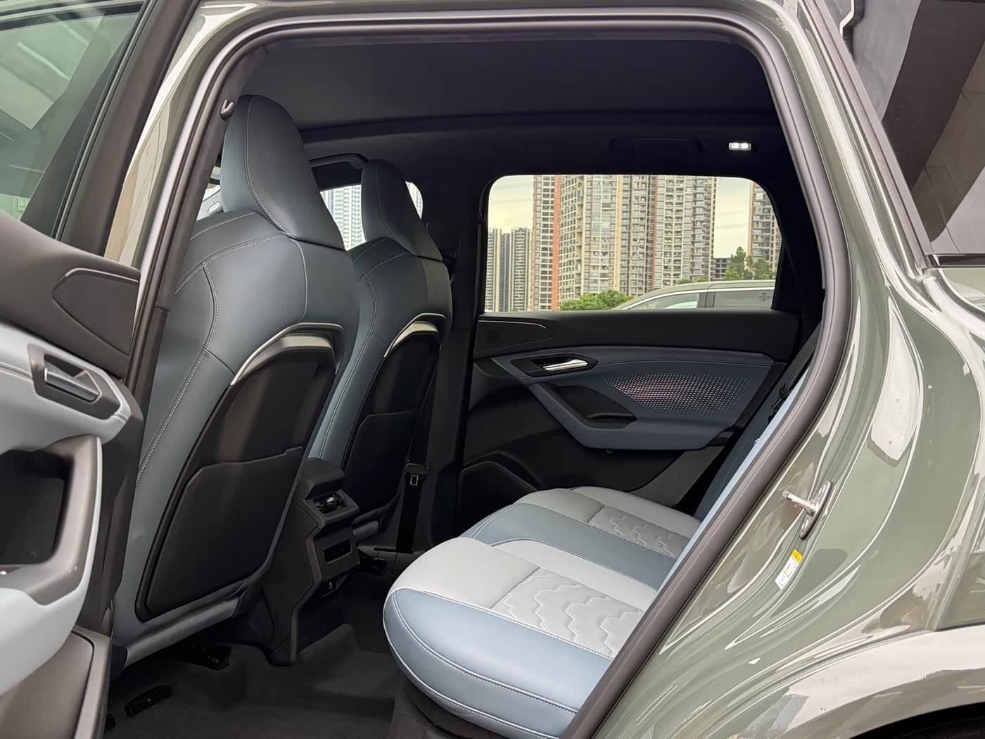 2025 Audi Q6L e-tron Green, 7,000 km, China export – photo 10
