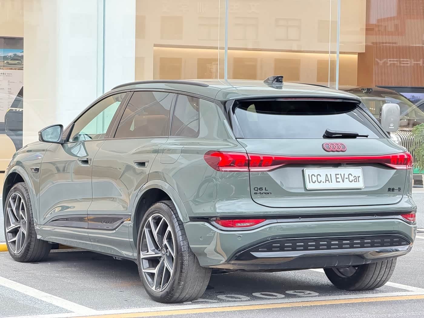 2025 Audi Q6L e-tron Green, 7,000 km, China export – photo 19