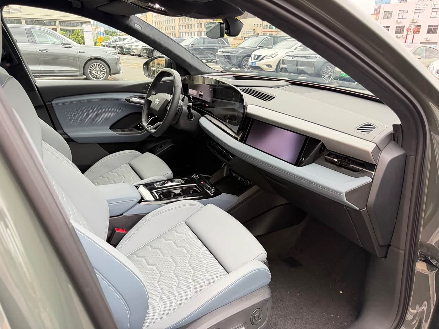 2025 Audi Q6L e-tron Green, 7,000 km, China export – photo 13