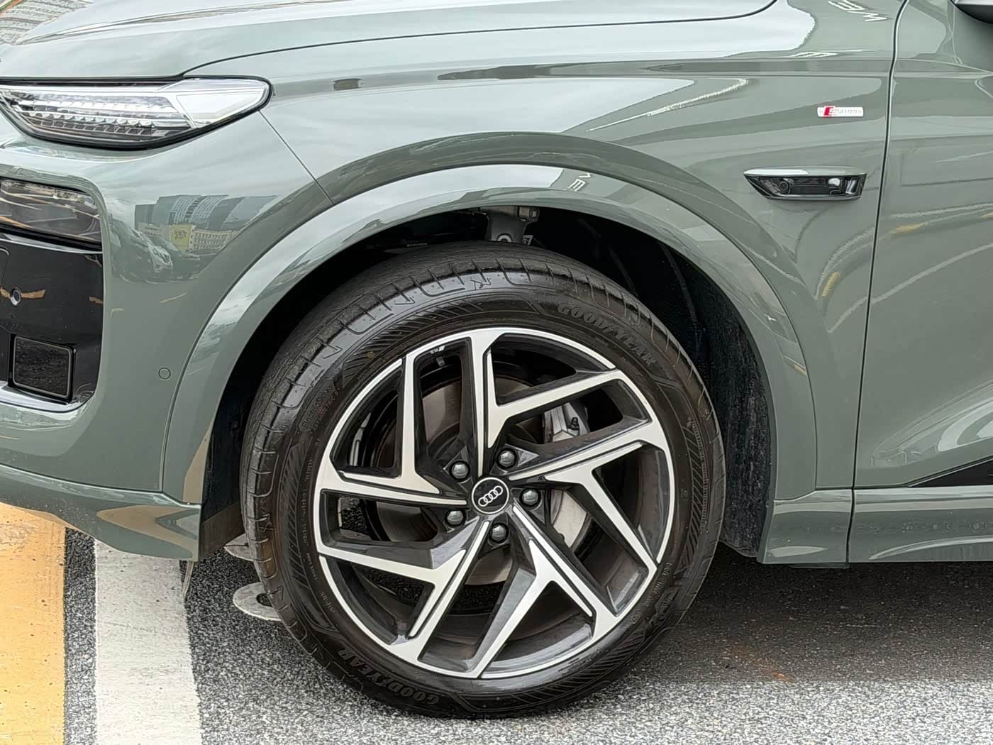 2025 Audi Q6L e-tron Green, 7,000 km, China export – photo 7