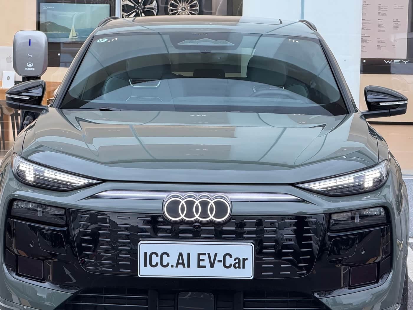 2025 Audi Q6L e-tron Green, 7,000 km, China export – photo 3
