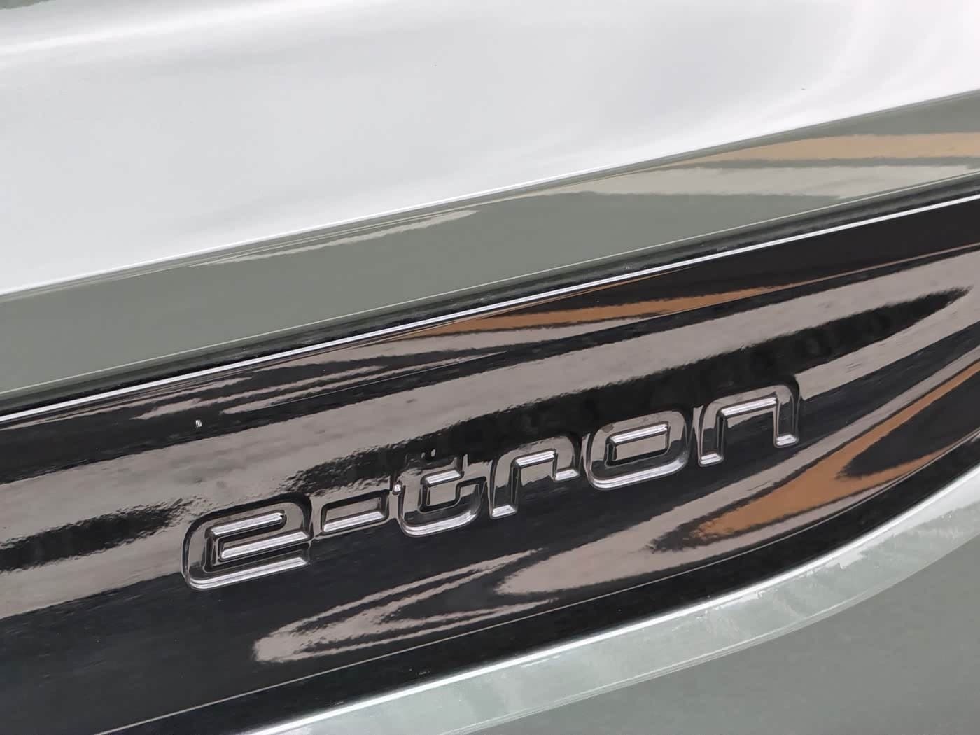 2025 Audi Q6L e-tron Green, 7,000 km, China export – photo 20