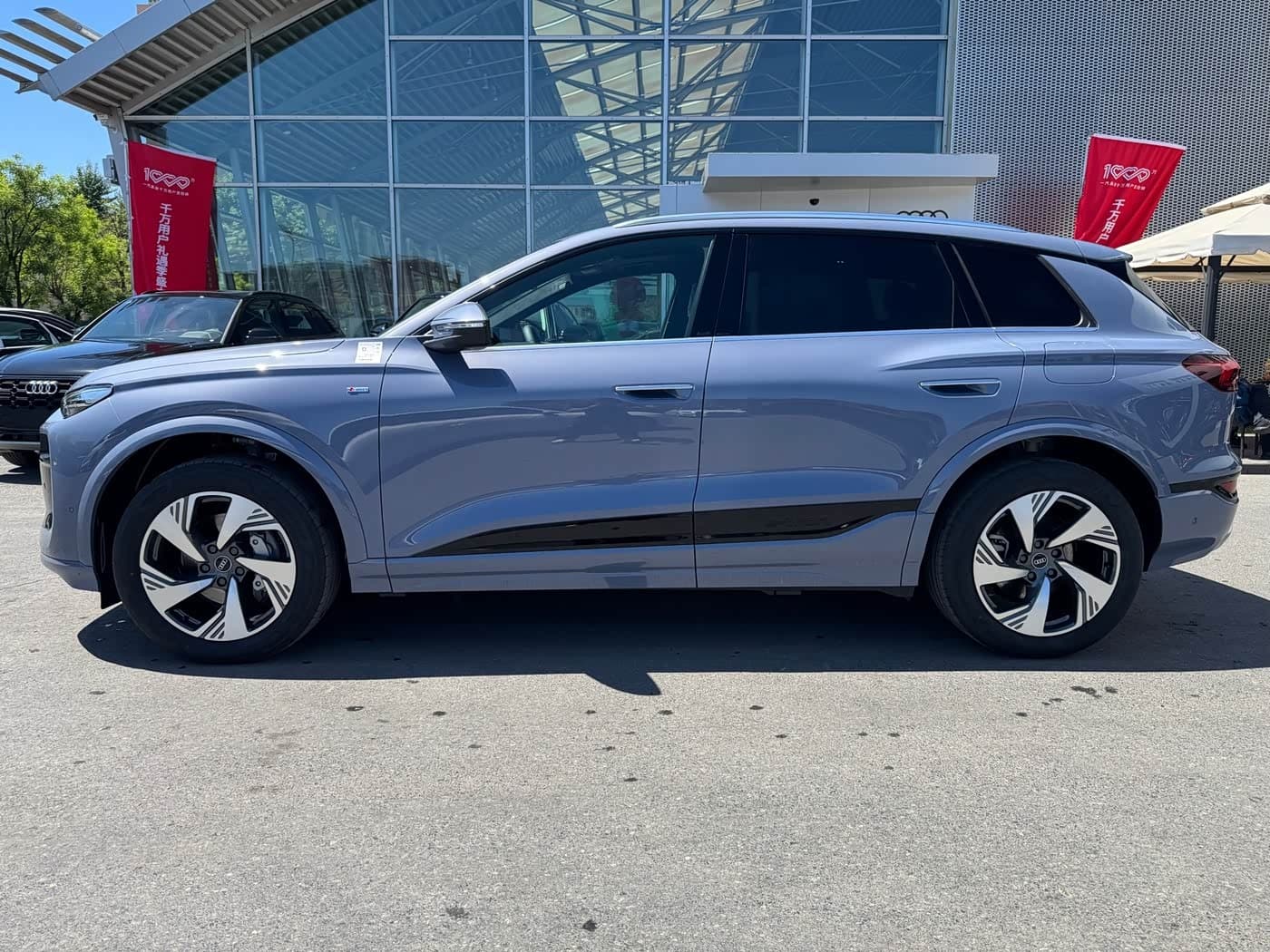 2025 Audi Q6L e-tron 银灰色, 100 km, China export – photo 3