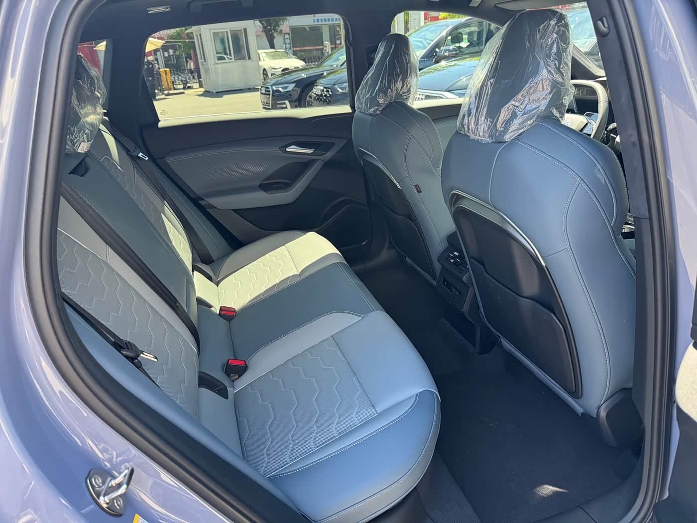 2025 Audi Q6L e-tron 银灰色, 100 km, China export – photo 7