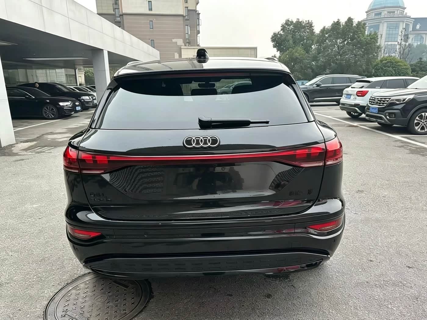2025 Audi Q6L e-tron Black, 9,000 km, China export – photo 8