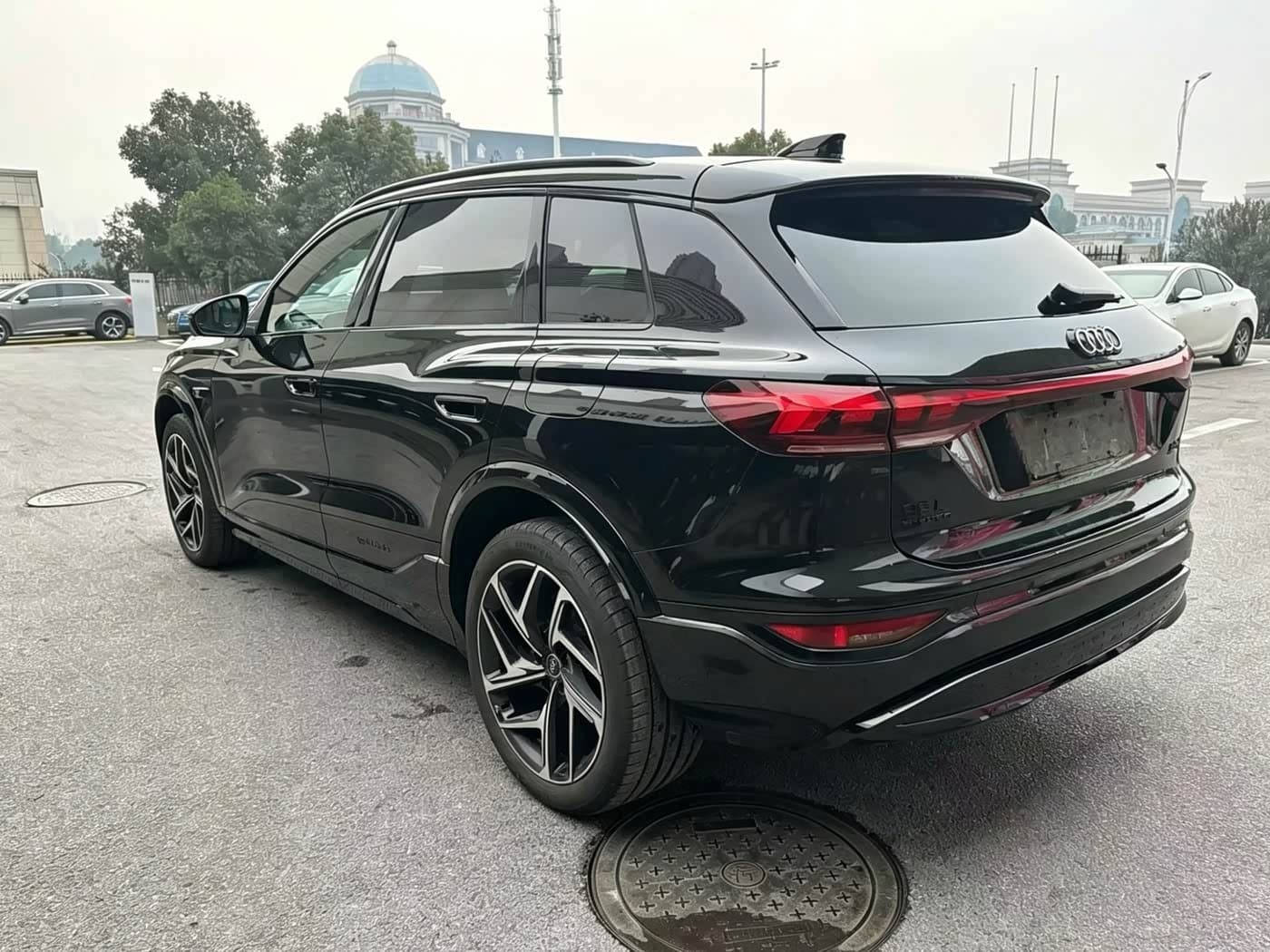 2025 Audi Q6L e-tron Black, 9,000 km, China export – photo 7