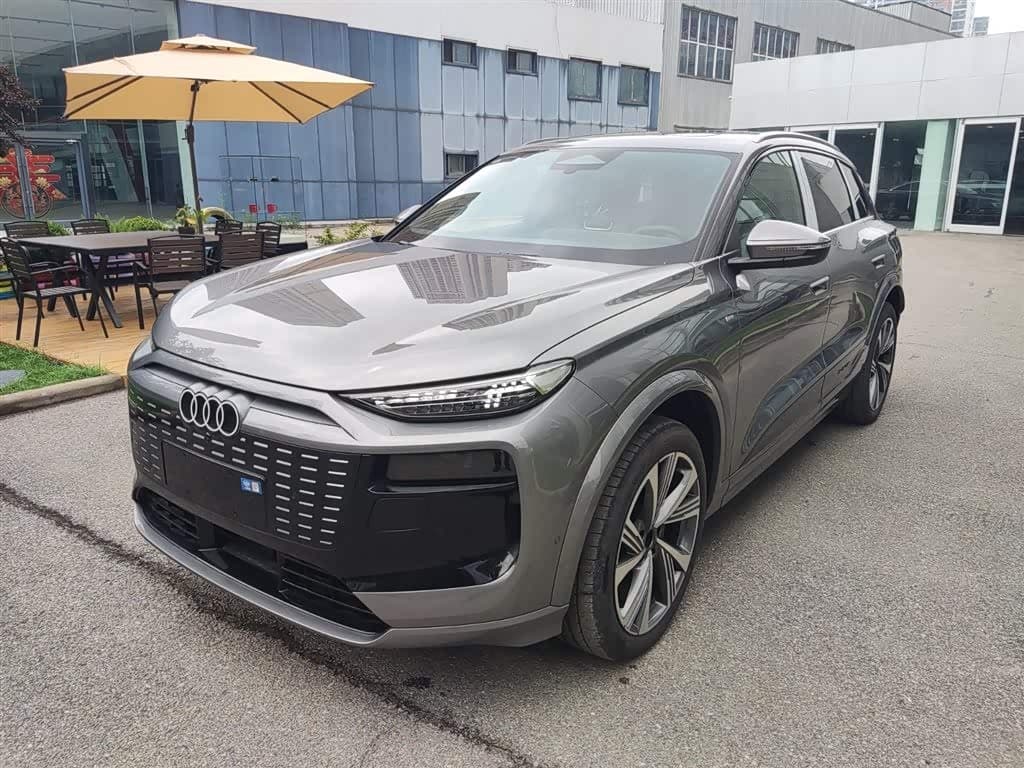 2025 Audi Q6L e-tron 银灰色, 100 km, China export – photo 1