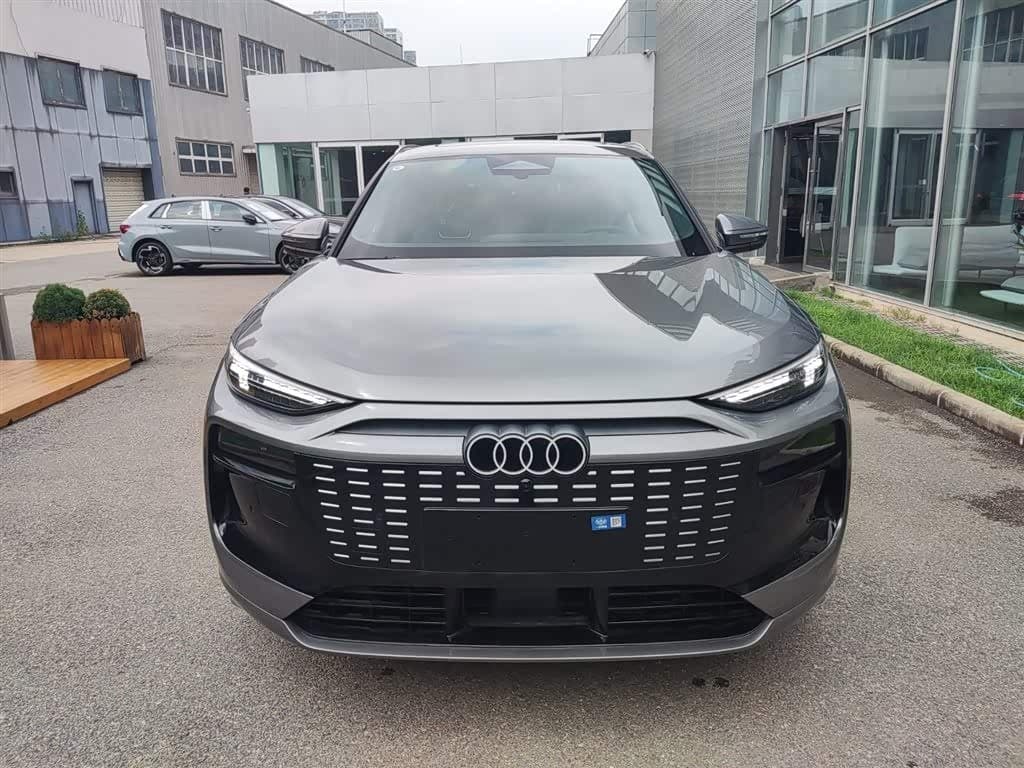 2025 Audi Q6L e-tron 银灰色, 100 km, China export – photo 2