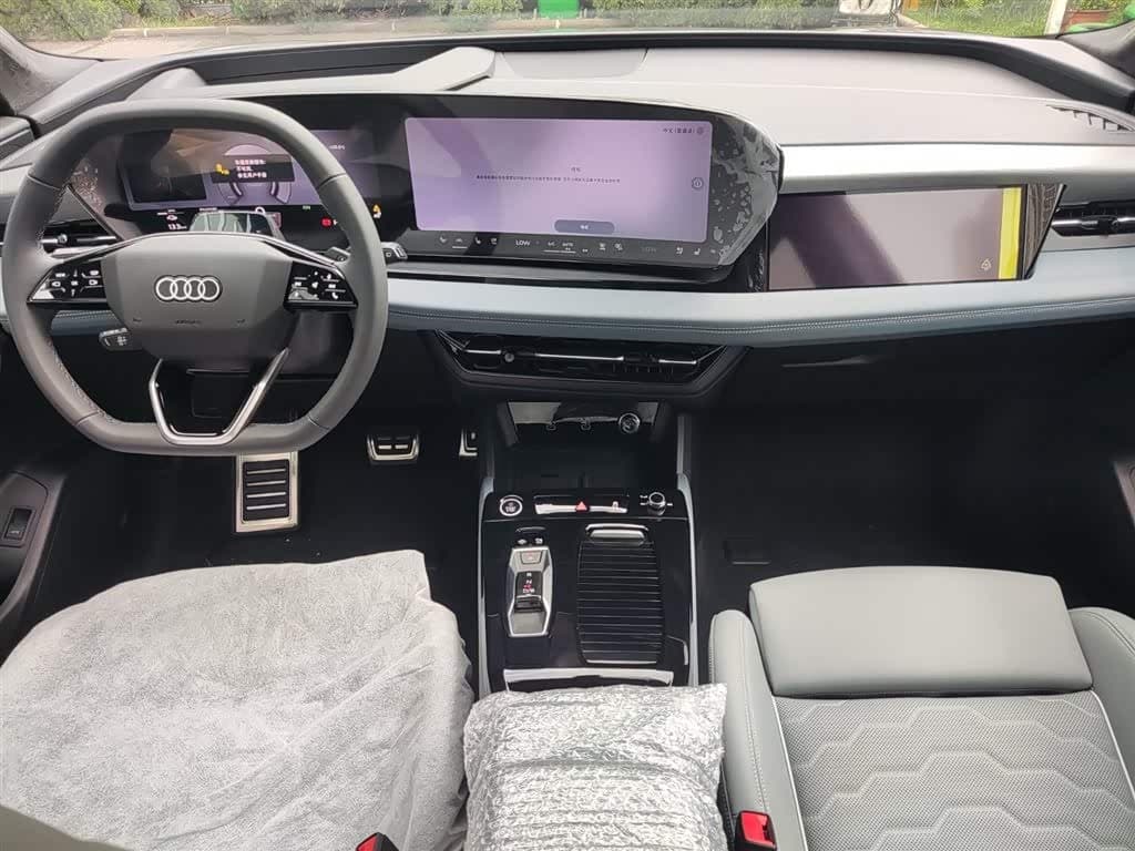 2025 Audi Q6L e-tron 银灰色, 100 km, China export – photo 6