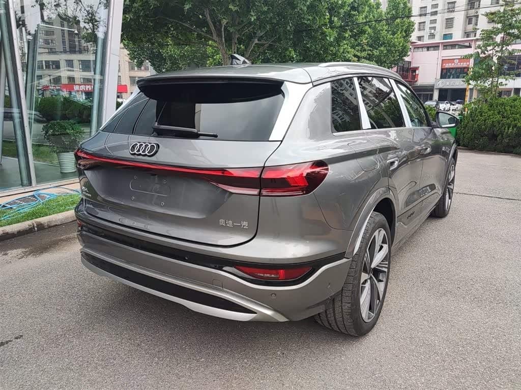 2025 Audi Q6L e-tron 银灰色, 100 km, China export – photo 3
