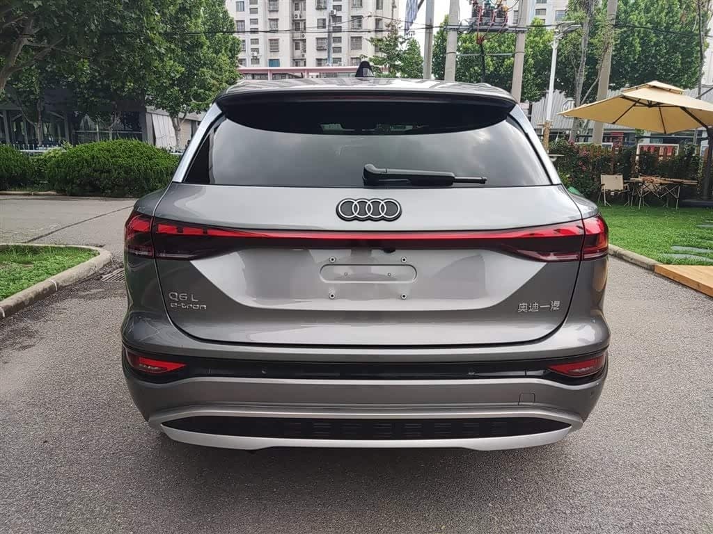 2025 Audi Q6L e-tron 银灰色, 100 km, China export – photo 4