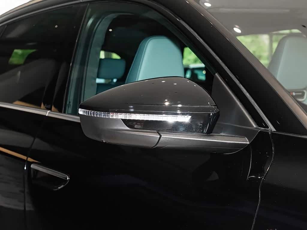 2025 Audi Q6L e-tron Black, 100 km, China export – photo 13