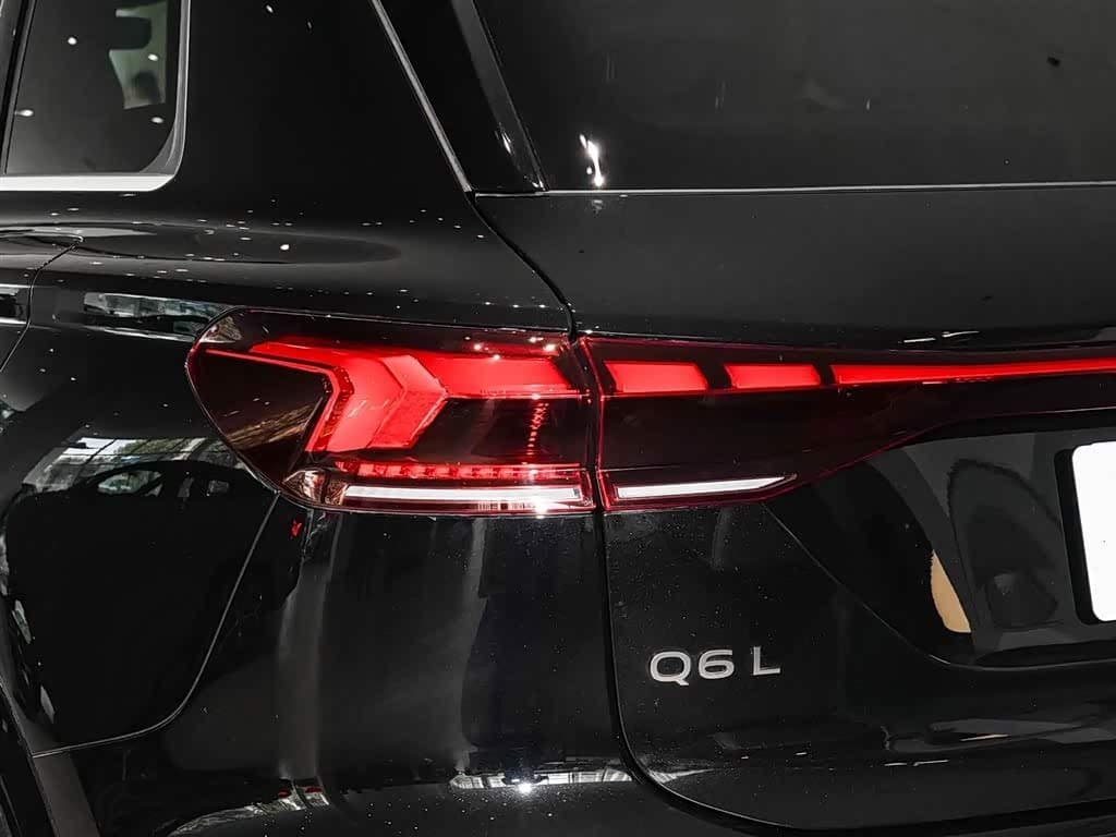 2025 Audi Q6L e-tron Black, 100 km, China export – photo 15