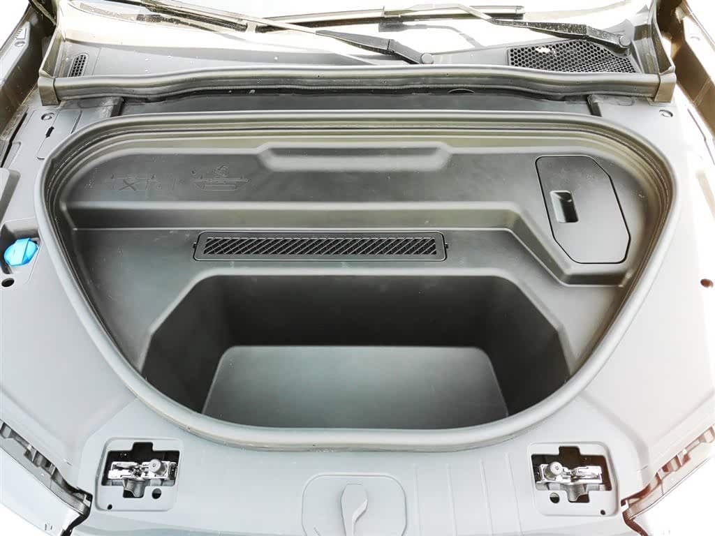 2025 Audi Q6L e-tron Black, 100 km, China export – photo 20