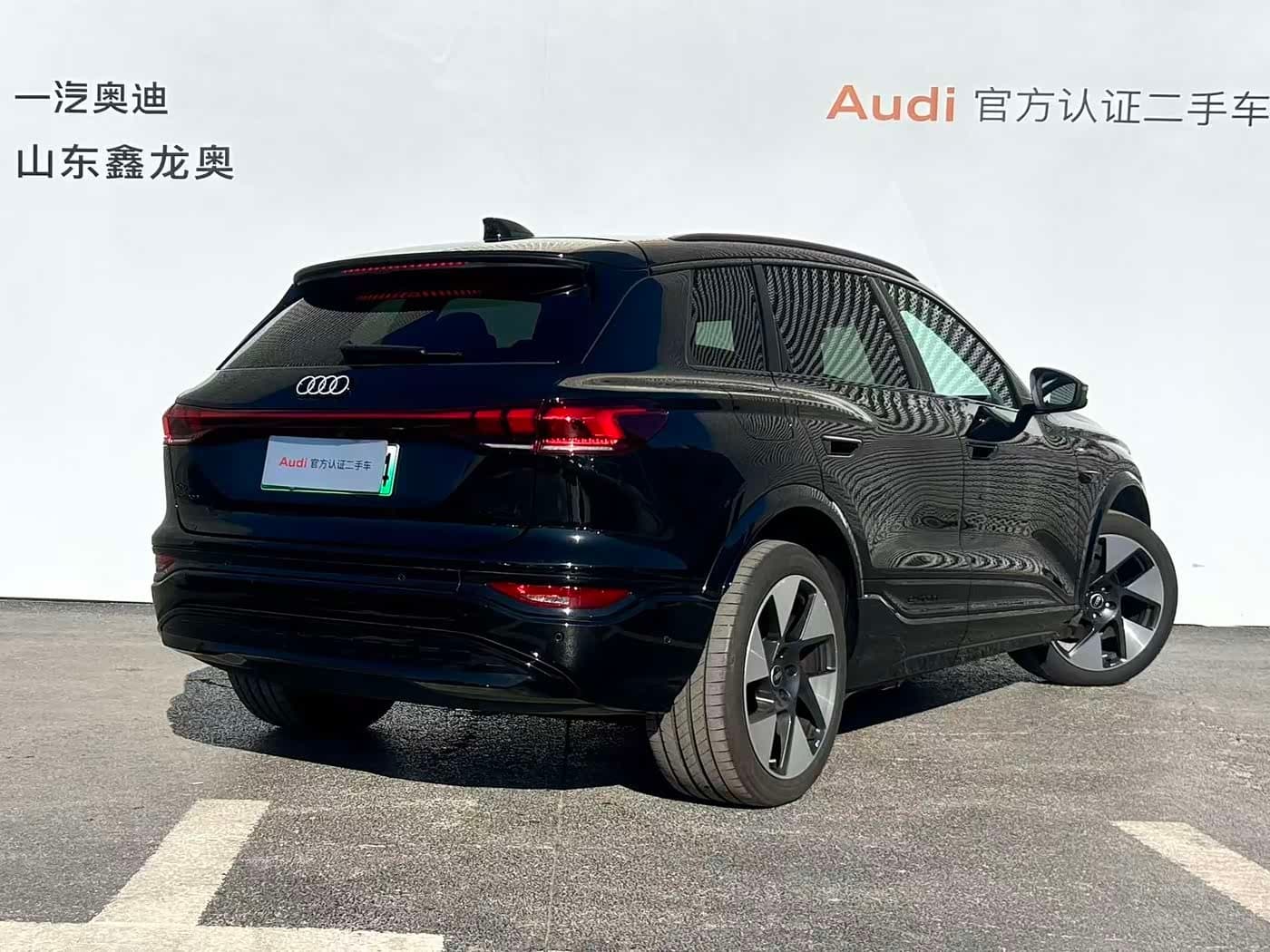 2025 Audi Q6L e-tron Black, 4,600 km, China export – photo 9