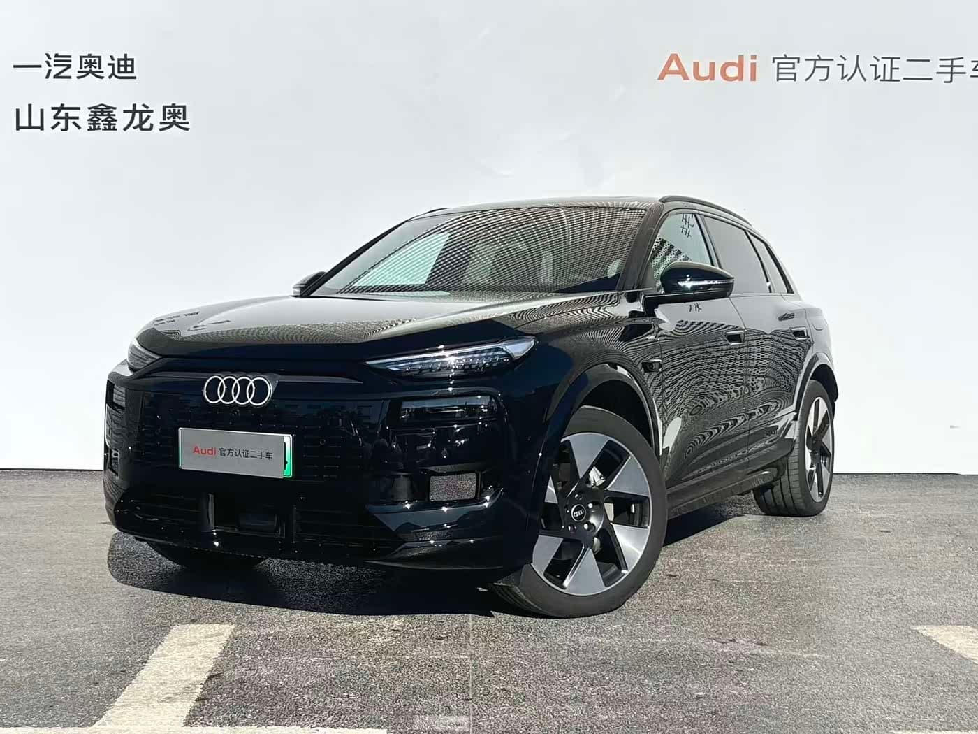 2025 Audi Q6L e-tron Black, 4,600 km, China export – photo 1