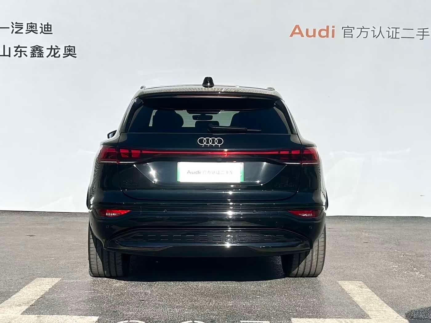 2025 Audi Q6L e-tron Black, 4,600 km, China export – photo 7