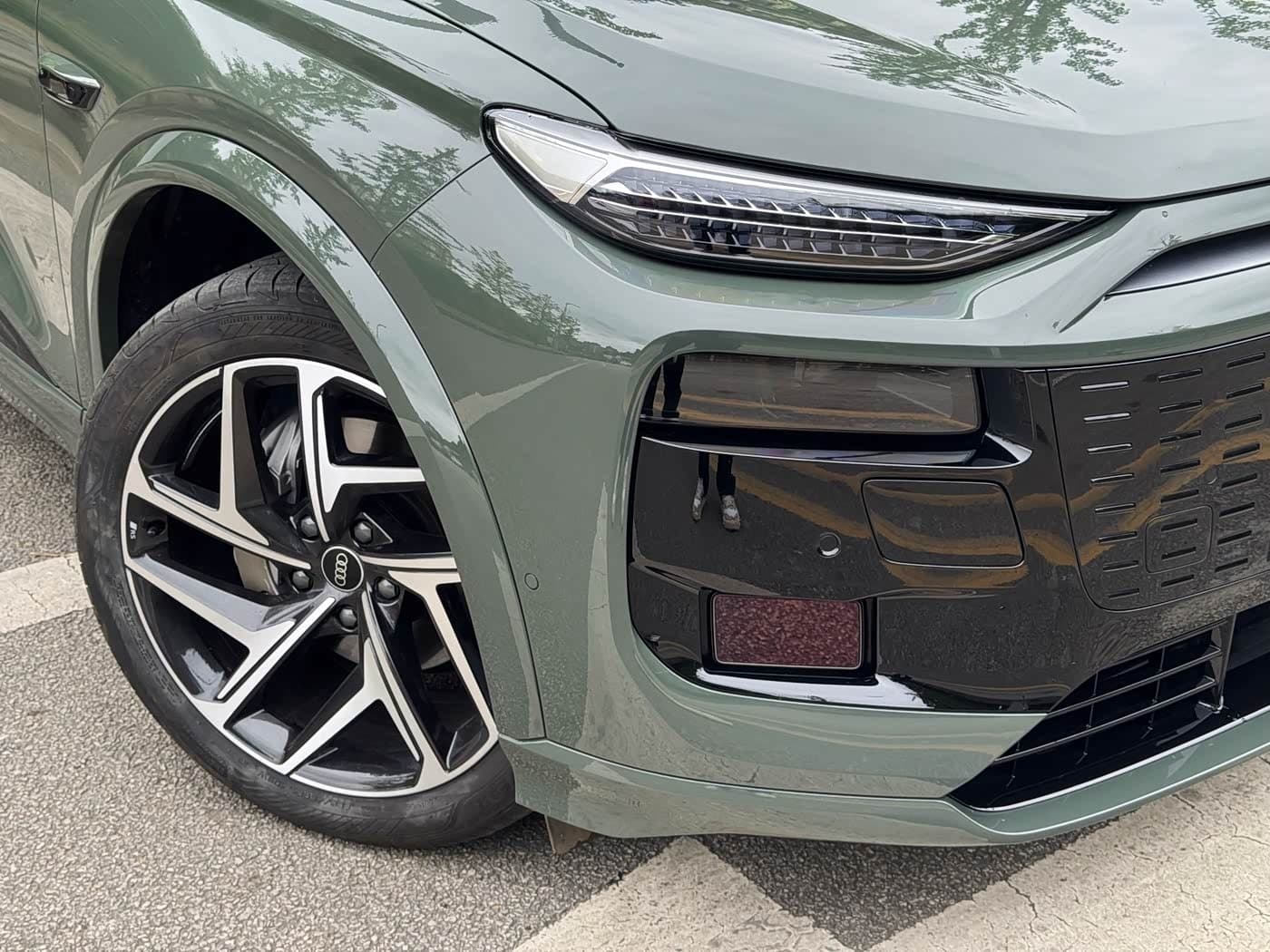 2025 Audi Q6L e-tron Green, 7,000 km, China export – photo 4