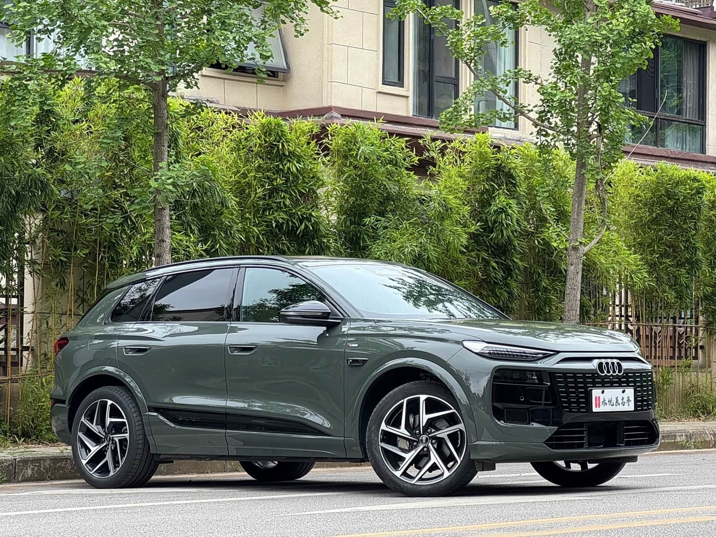 2025 Audi Q6L e-tron Green, 7,000 km, China export – photo 15