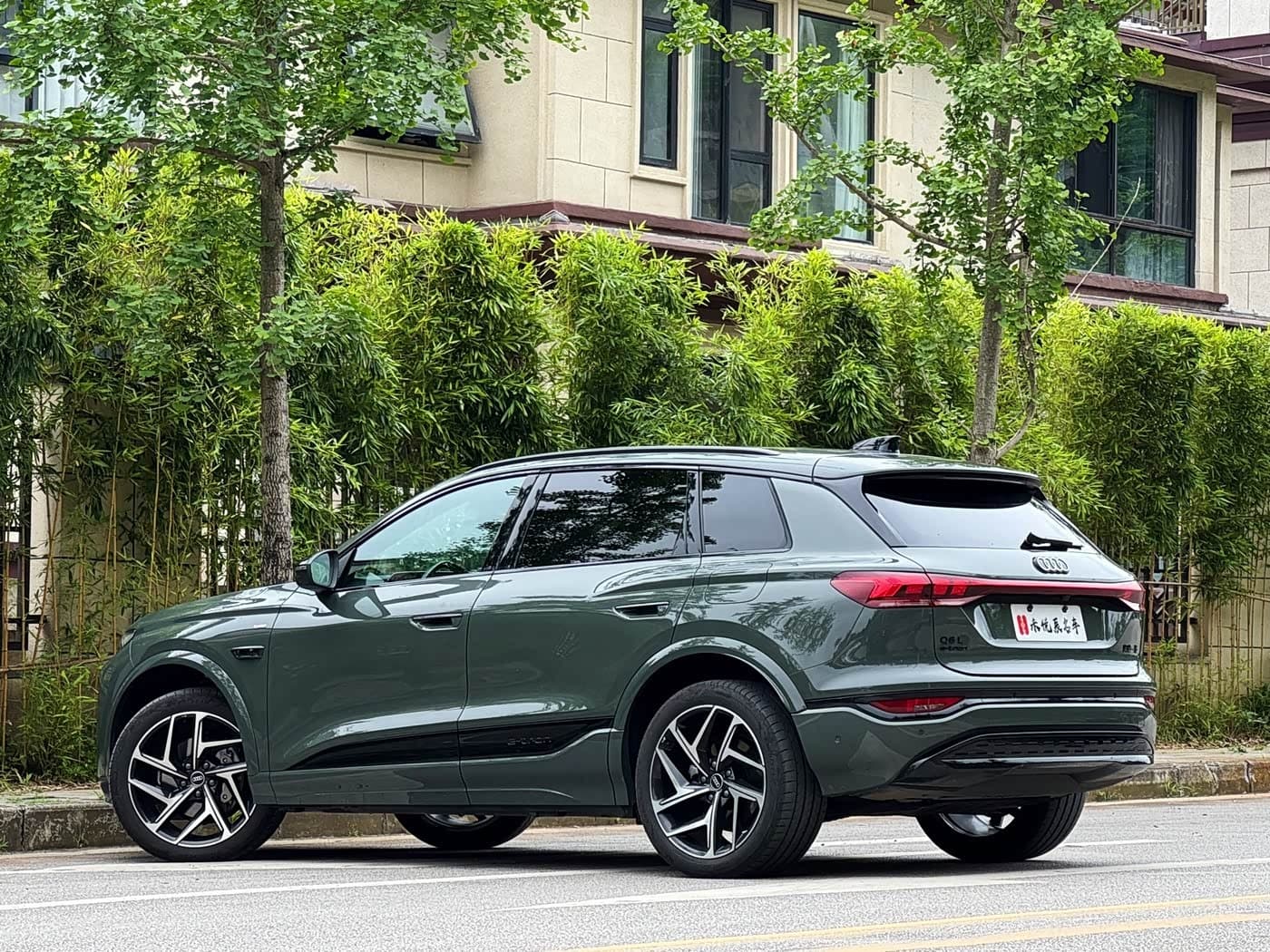 2025 Audi Q6L e-tron Green, 7,000 km, China export – photo 12
