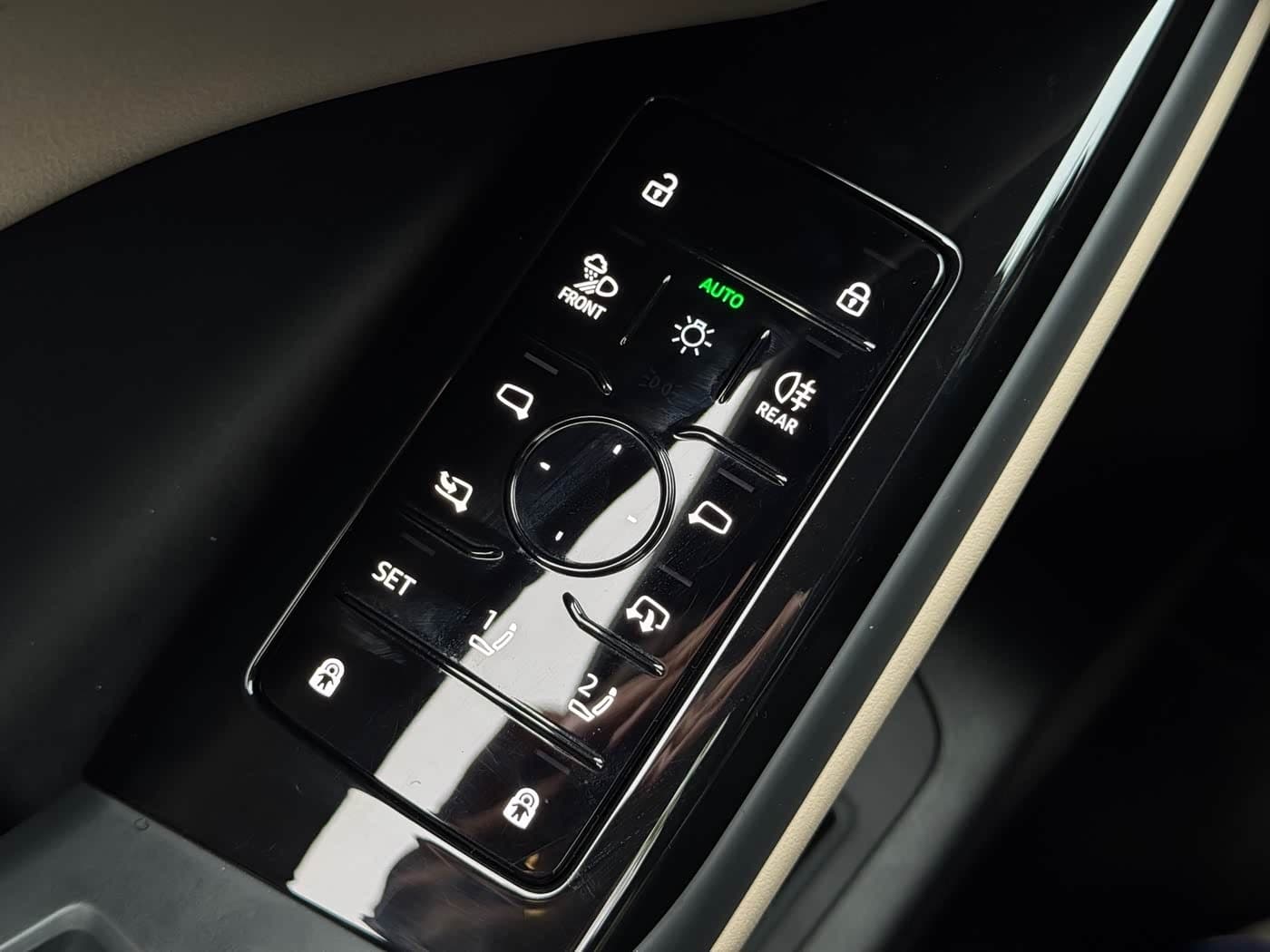 2025 Audi Q6L e-tron Green, 7,000 km, China export – photo 11