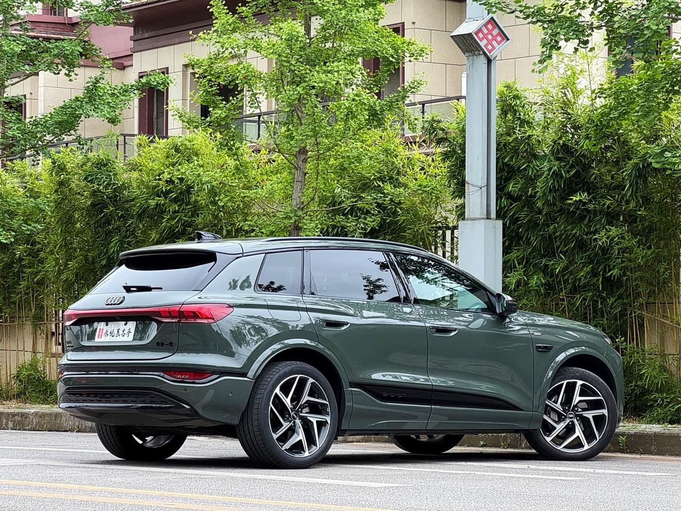 2025 Audi Q6L e-tron Green, 7,000 km, China export – photo 14
