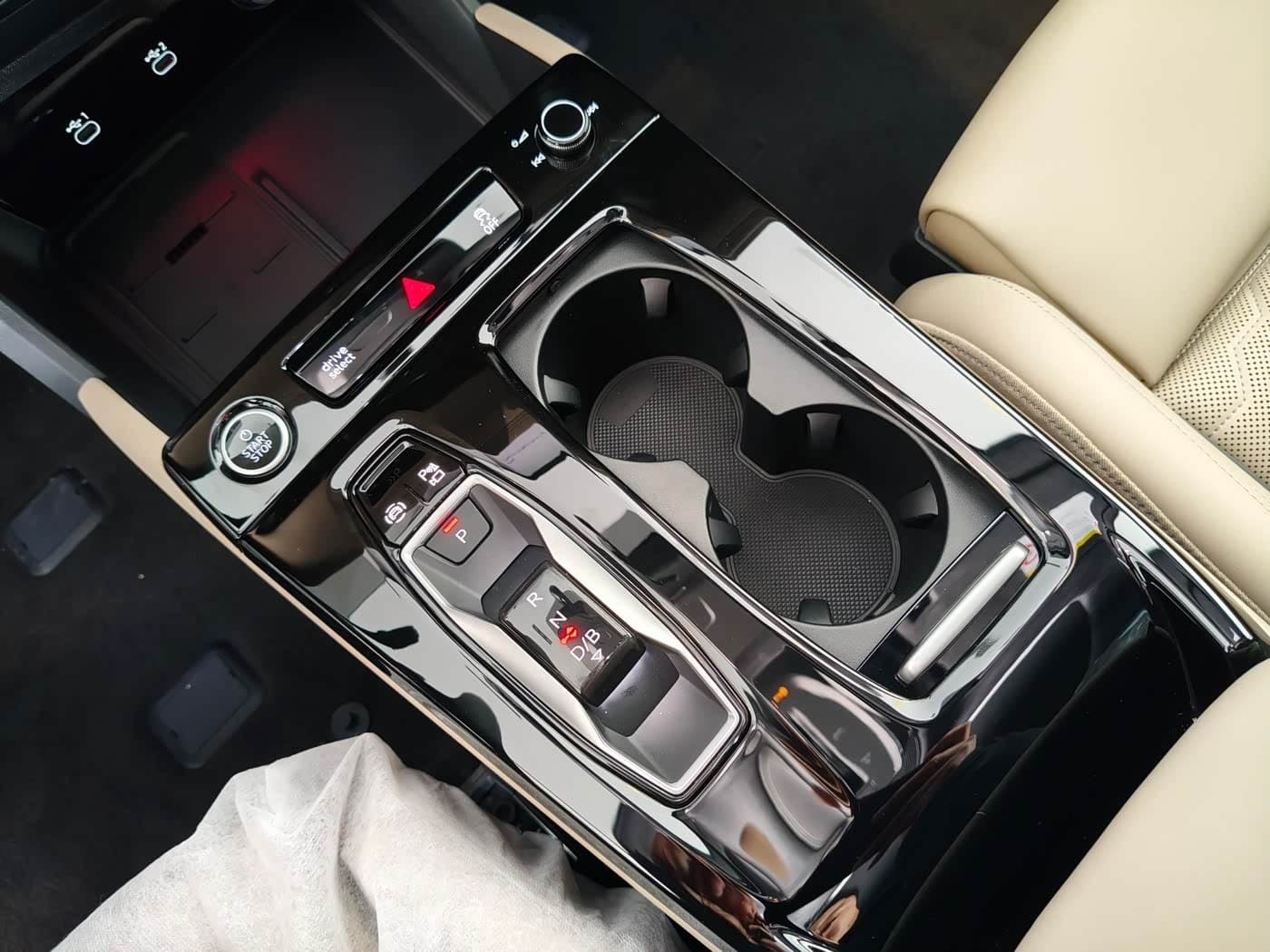 2025 Audi Q6L e-tron 银灰色, 30 km, China export – photo 13