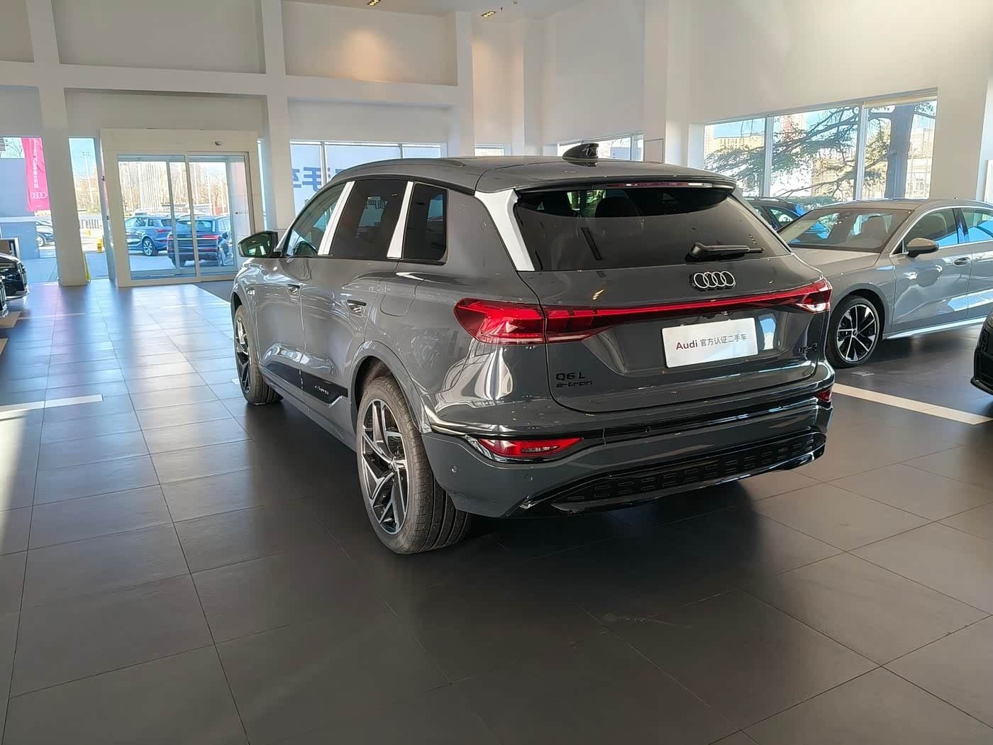 2025 Audi Q6L e-tron 银灰色, 30 km, China export – photo 6