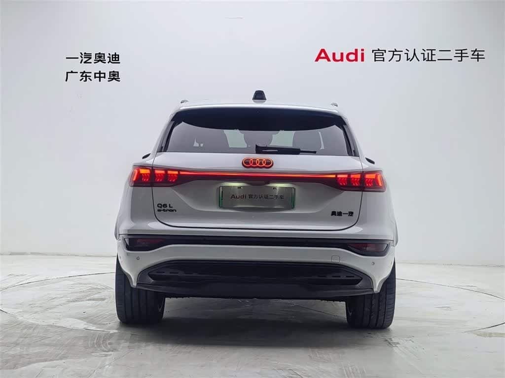 2025 Audi Q6L e-tron White, 12,000 km, China export – photo 5