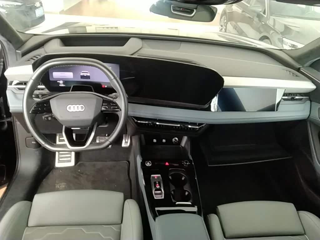 2025 Audi Q6L e-tron Black, 10,900 km, China export – photo 10