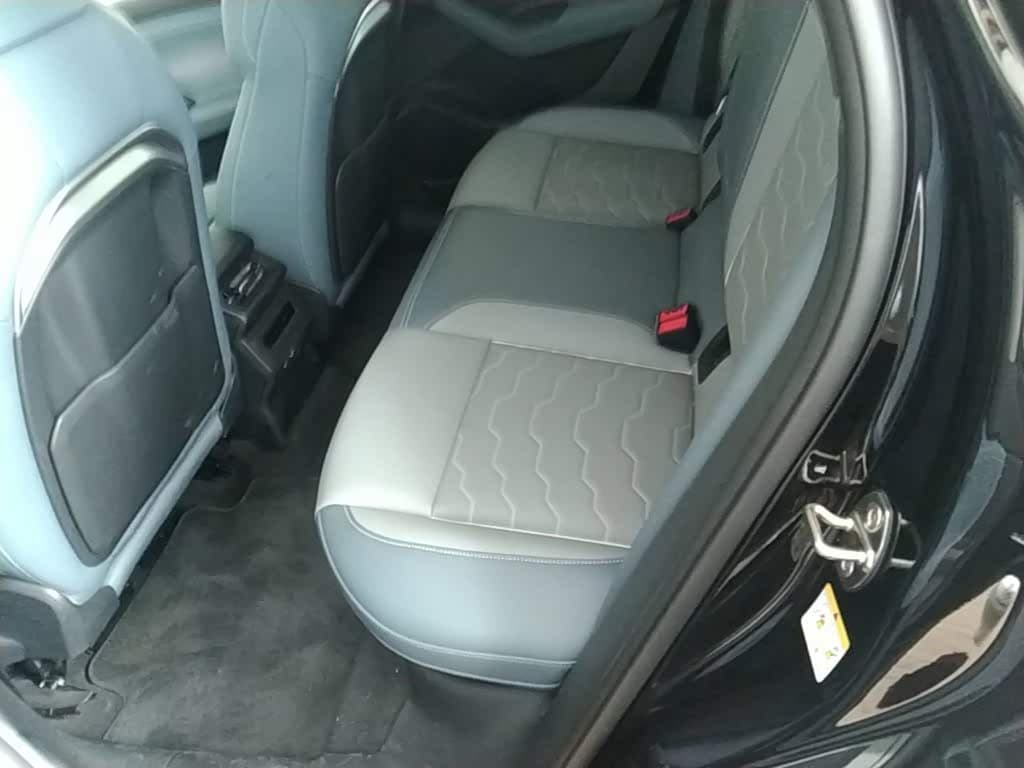 2025 Audi Q6L e-tron Black, 10,900 km, China export – photo 17