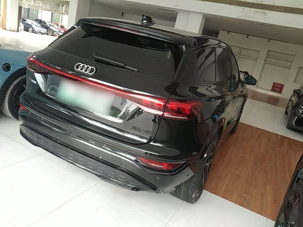 2025 Audi Q6L e-tron Black, 10,900 km, China export – photo 7