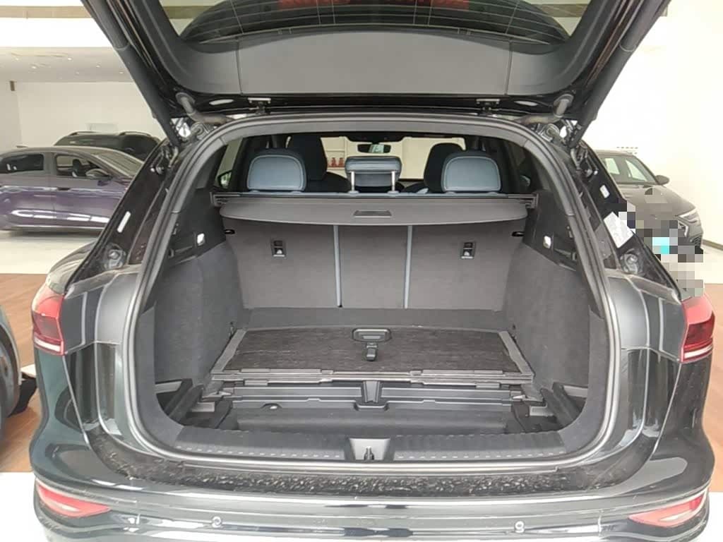 2025 Audi Q6L e-tron Black, 10,900 km, China export – photo 19