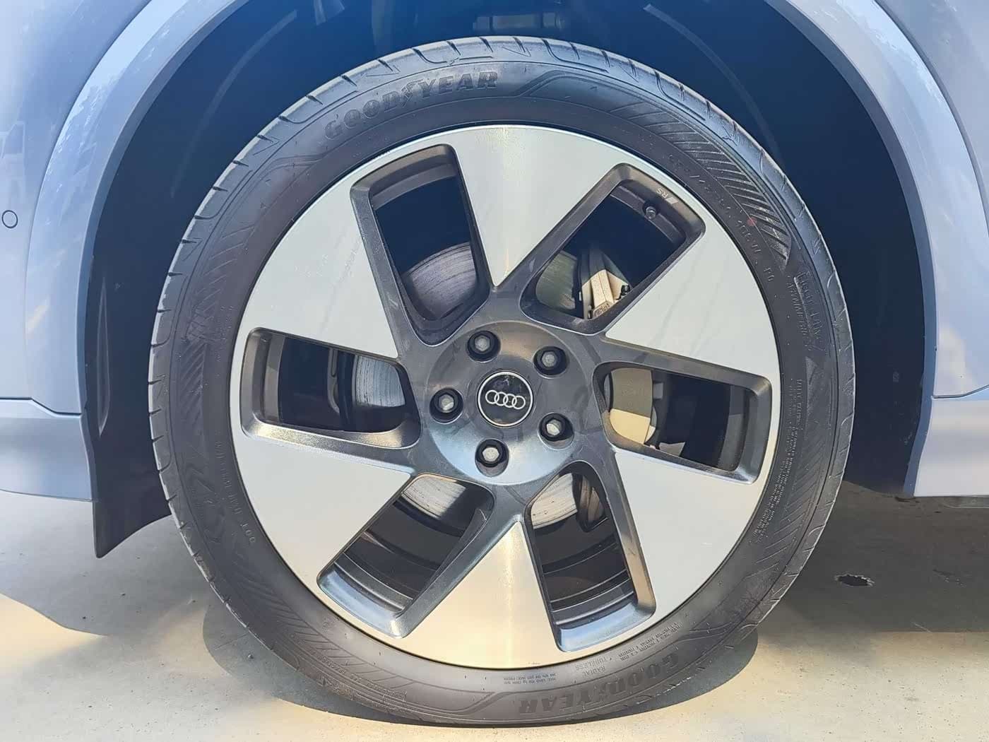 2025 Audi Q6L e-tron Blue, 12,000 km, China export – photo 17